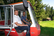 AELF-Chef Dr. Reinhard Bader im Transporter.